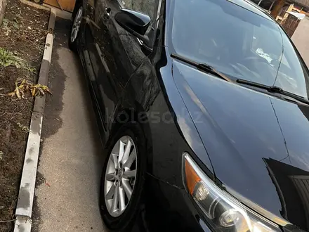 Toyota Camry 2014 года за 10 500 000 тг. в Алматы – фото 2