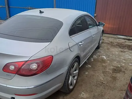 Volkswagen Passat 2010 года за 4 000 000 тг. в Атырау – фото 6