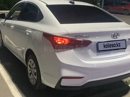 Hyundai Accent 2019 года за 7 200 000 тг. в Астана – фото 3