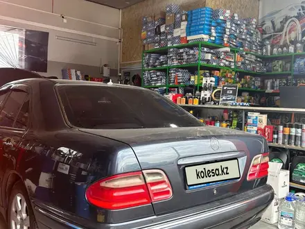 Mercedes-Benz E 280 1999 года за 4 000 000 тг. в Караганда – фото 14