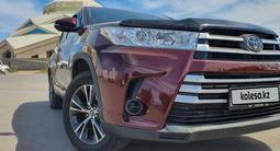 Toyota Highlander 2019 года за 18 000 000 тг. в Астана – фото 2