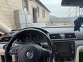 Volkswagen Passat 2015 года за 4 600 000 тг. в Атырау – фото 10