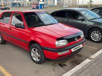 Volkswagen Golf 1995 годаfor1 500 000 тг. в Астана