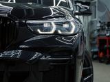 BMW X5 2021 года за 46 000 000 тг. в Петропавловск – фото 3