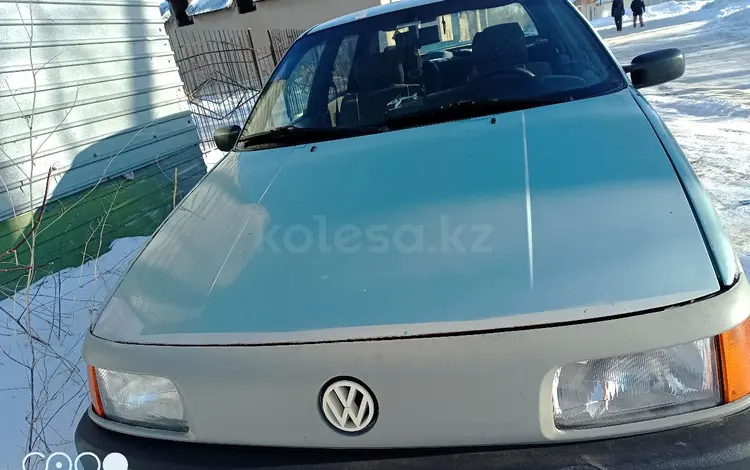 Volkswagen Passat 1990 годаfor1 300 000 тг. в Астана