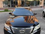 Toyota Camry 2014 года за 7 600 000 тг. в Шымкент – фото 2