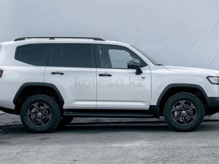 Toyota Land Cruiser GR Sport 2023 года за 58 490 000 тг. в Алматы – фото 8