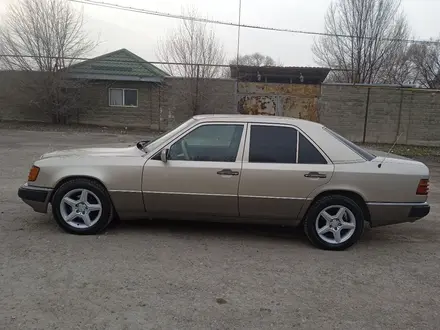 Mercedes-Benz E 260 1992 года за 2 500 000 тг. в Каскелен – фото 30