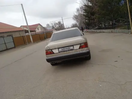 Mercedes-Benz E 260 1992 года за 2 500 000 тг. в Каскелен – фото 4