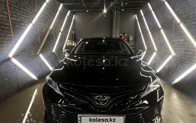 Toyota Camry 2018 годаfor12 000 000 тг. в Алматы