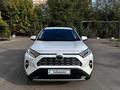 Toyota RAV4 2019 года за 21 500 000 тг. в Шымкент