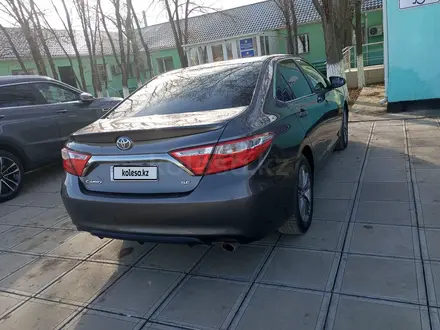 Toyota Camry 2015 года за 7 200 000 тг. в Атырау – фото 7