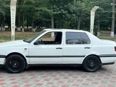 Volkswagen Vento 1994 года за 1 700 000 тг. в Тараз – фото 5