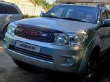 Toyota Fortuner 2005 года за 8 000 000 тг. в Актобе – фото 2