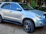 Toyota Fortuner 2005 года за 8 000 000 тг. в Актобе – фото 4