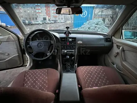 Mercedes-Benz C 200 1994 года за 1 600 000 тг. в Актобе – фото 5