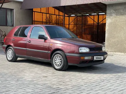 Volkswagen Golf 1993 года за 1 300 000 тг. в Есик – фото 2