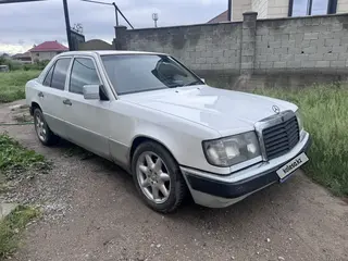 Mercedes-Benz E 230