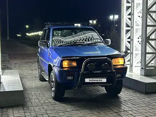 Nissan Mistral, 1996
