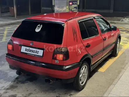Volkswagen Golf 1994 года за 900 000 тг. в Алматы