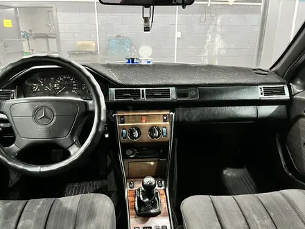 Mercedes-Benz E 260 1988 года за 1 200 000 тг. в Усть-Каменогорск – фото 7