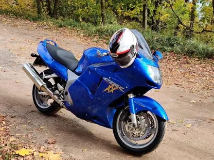 Honda  CBR 1100 2000 года за 2 250 000 тг. в Петропавловск – фото 4