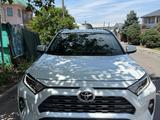 Toyota RAV4 2021 годаүшін17 300 000 тг. в Алматы – фото 2