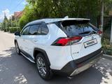 Toyota RAV4 2021 годаүшін17 300 000 тг. в Алматы – фото 4