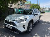 Toyota RAV4 2021 годаүшін17 300 000 тг. в Алматы