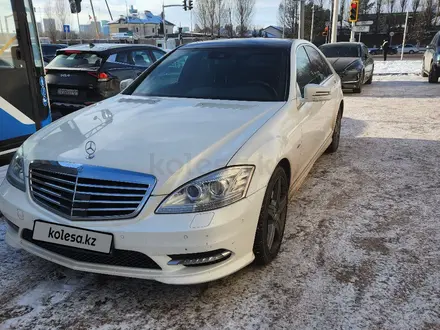 Mercedes-Benz S 350 2011 года за 11 500 000 тг. в Астана