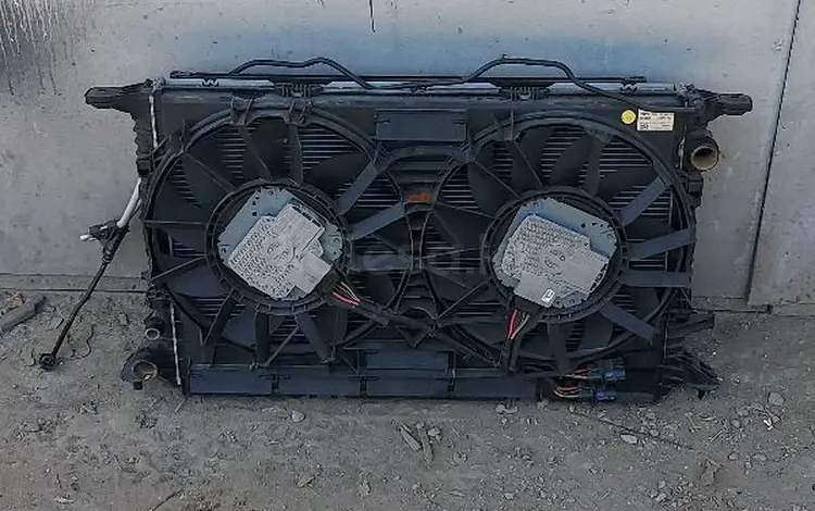 Радиатор охлаждения на Audi A8 D4, V-4.2, оригинал из Японии за 120 000 тг. в Алматы