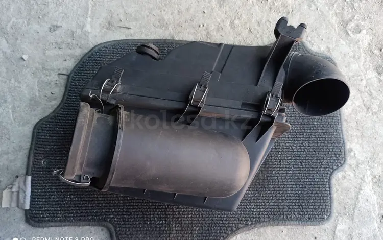 Корпус воздушного фильтра воздуховод w210 w202 за 10 000 тг. в Алматы