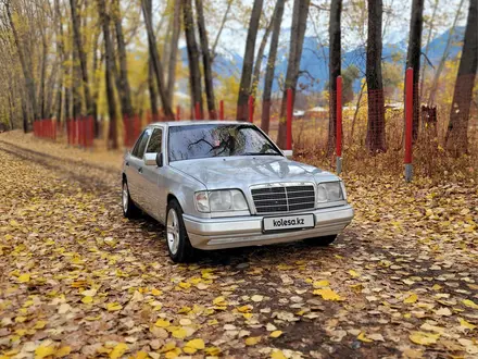 Mercedes-Benz E 280 1994 года за 2 800 000 тг. в Алматы