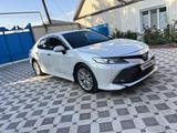 Toyota Camry 2018 года за 13 000 000 тг. в Тараз – фото 2