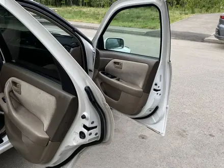 Toyota Camry 2000 года за 3 400 000 тг. в Алматы – фото 11