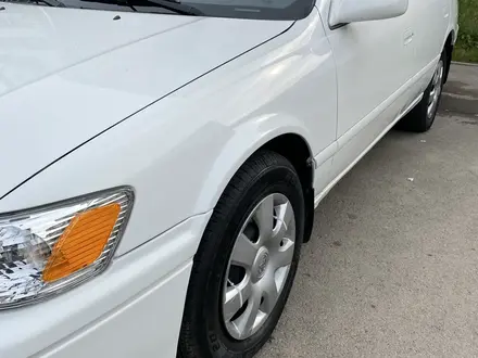 Toyota Camry 2000 года за 3 400 000 тг. в Алматы – фото 8