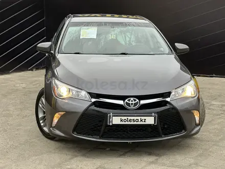 Toyota Camry 2016 года за 9 250 000 тг. в Атырау – фото 3