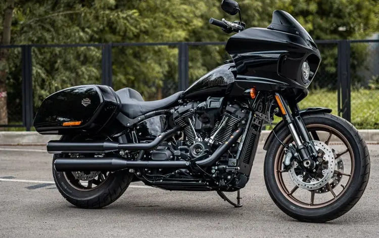 Harley-Davidson  Low Rider ST 117 2023 года за 19 000 000 тг. в Алматы