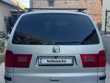 Volkswagen Sharan 2003 года за 2 300 000 тг. в Шымкент – фото 2