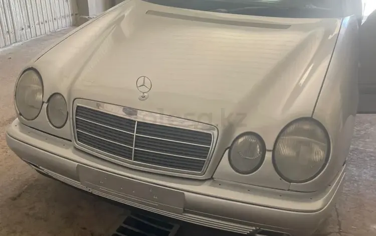 Mercedes-Benz E 230 1997 года за 2 600 000 тг. в Астана