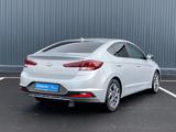 Hyundai Elantra 2018 года за 7 890 000 тг. в Шымкент – фото 3