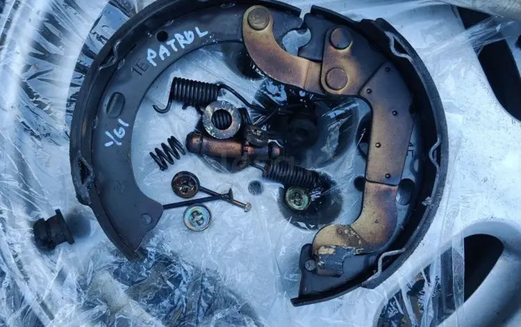 Механизм ручного тормоза ручника колодки с раздатки за 15 000 тг. в Алматы