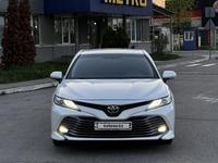 Toyota Camry 2018 года за 13 300 000 тг. в Алматы