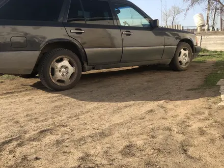 Mercedes-Benz E 230 1991 года за 1 600 000 тг. в Астана