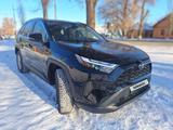 Toyota RAV4 2023 года за 17 700 000 тг. в Уральск – фото 2