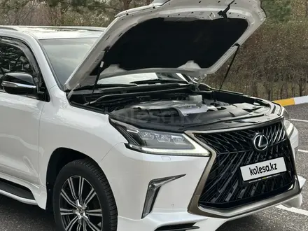 Lexus LX 570 2016 года за 36 500 000 тг. в Астана – фото 45