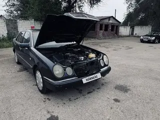 Mercedes-Benz E 280