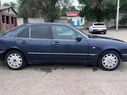 Mercedes-Benz E 280 1997 года за 1 600 000 тг. в Алматы – фото 4