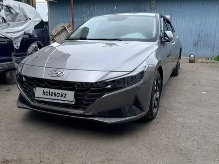 Hyundai Elantra 2022 года за 9 500 000 тг. в Караганда