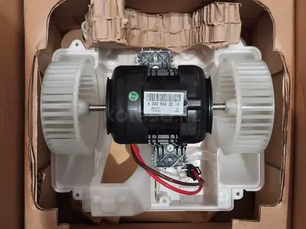 Моторчик печки на W222,W217 mercedes за 182 000 тг. в Астана